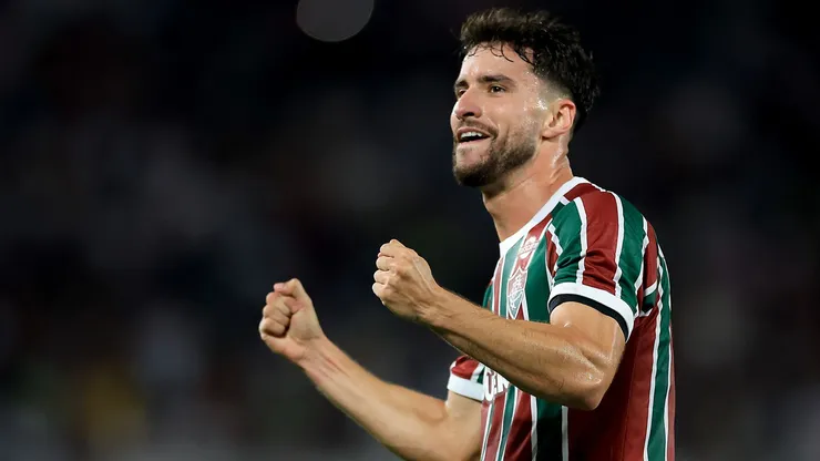 Martinelli, do Fluminense, é observado por Ancelotti