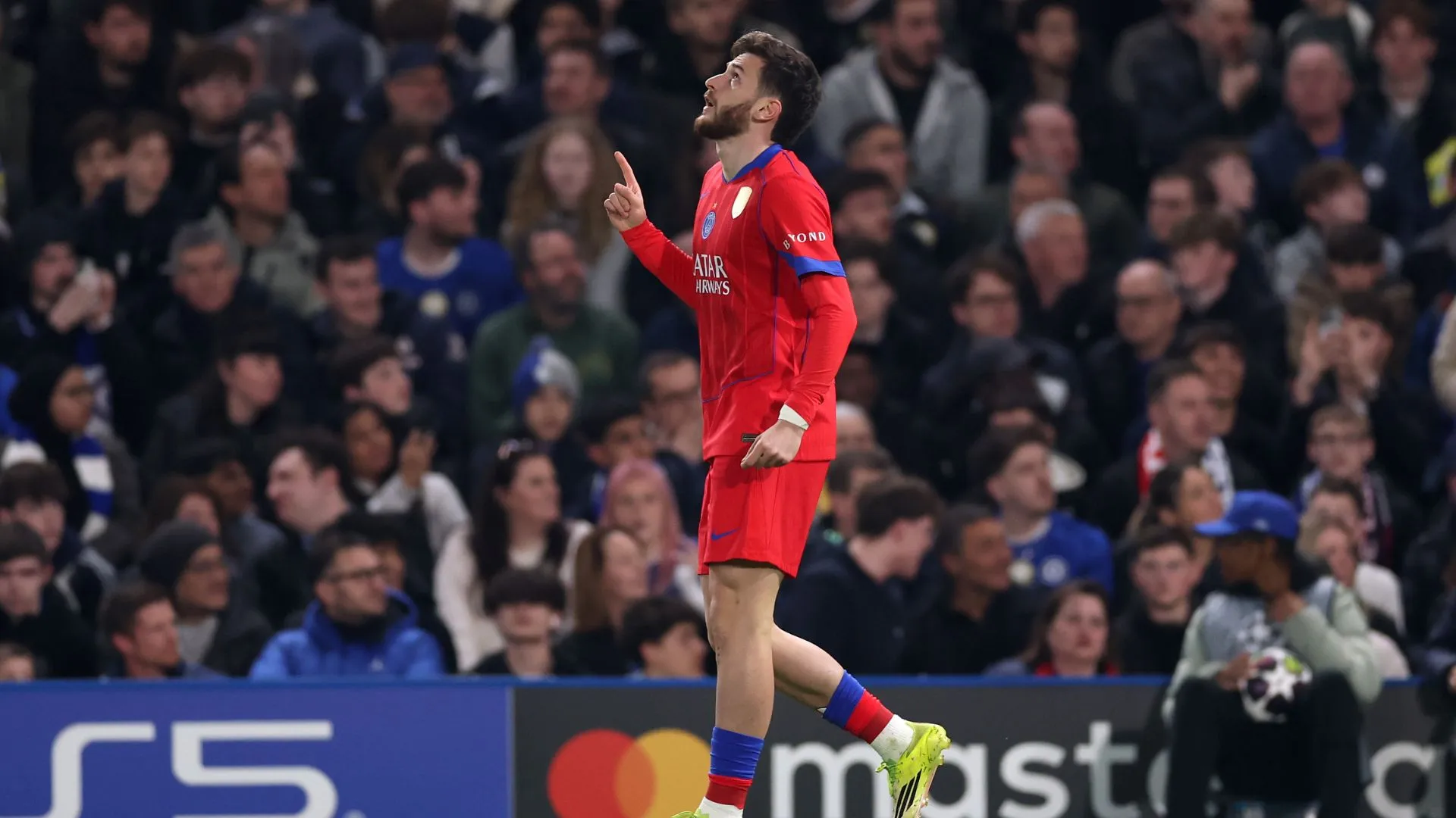 Kvaratskhelia fica no PSG para a próxima temporada? (foto: Ryan Pierse/Getty Images)
