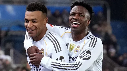 Mbappé e Vinicius Júnior durante uma partida do Real Madrid. Foto: Juan Manuel Serrano Arce/Getty Images
