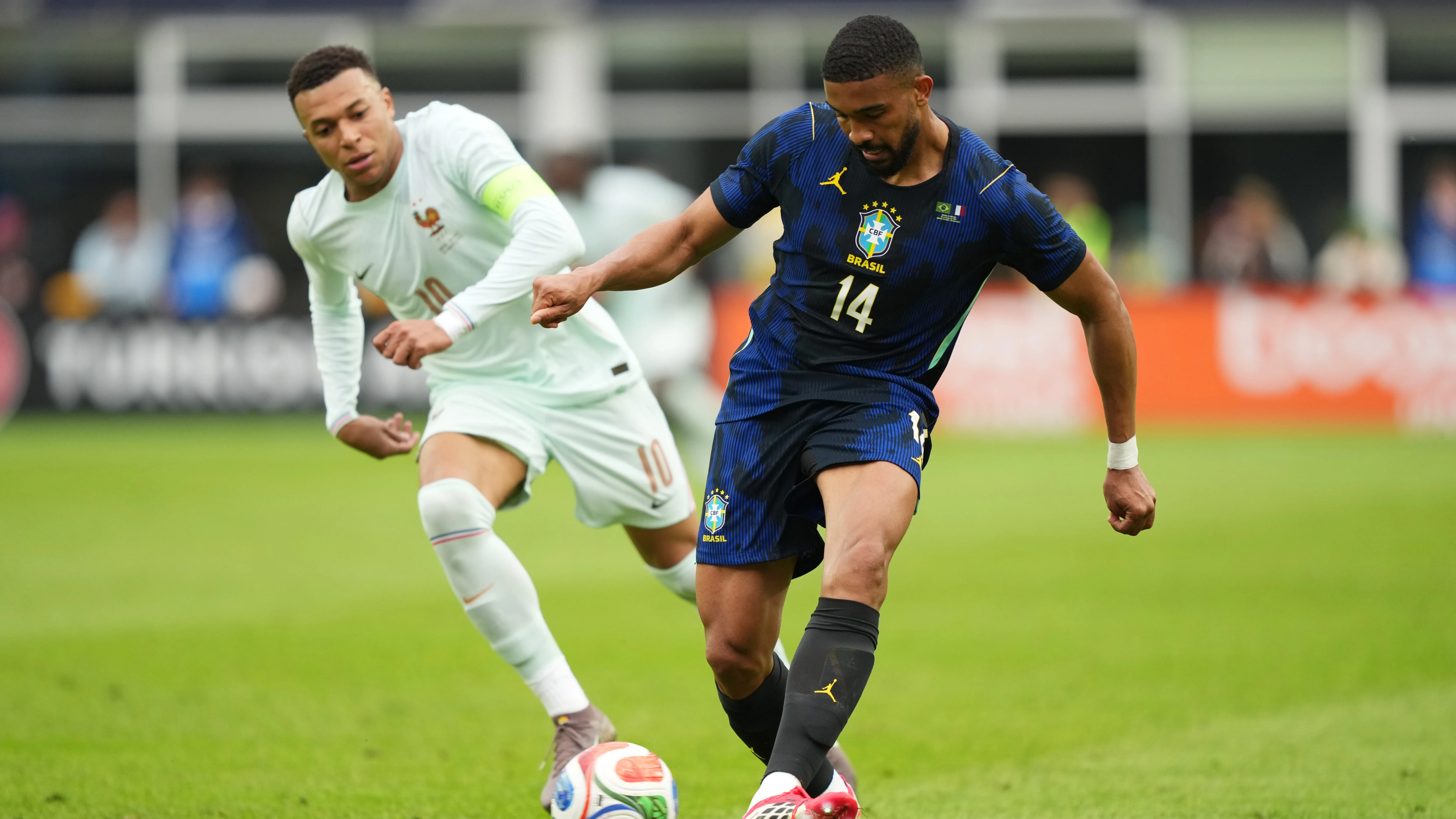 Bremer em jogo da Seleção Brasileira. Foto: Michael Owens/Getty Images