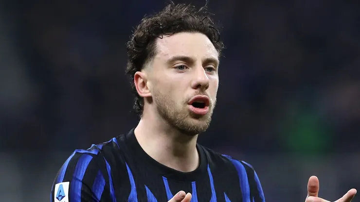 Carlos Augusto em jogo da Inter de Milão. (Photo by Marco Luzzani/Getty Images)