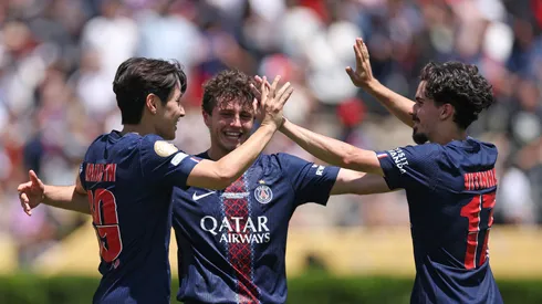 Lee Kang-in, João Nezes e Vitinha comemoram gol do PSG (tu Forster/Getty Images)