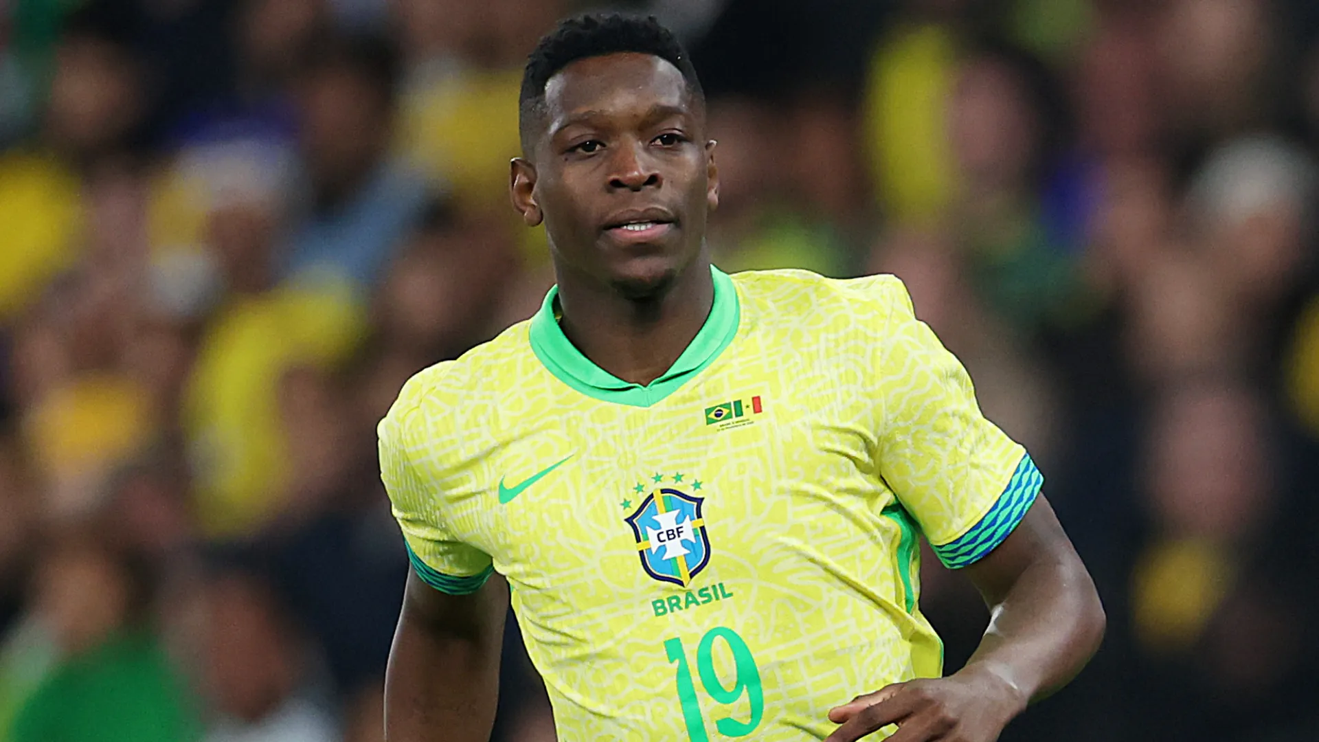 Luiz Henrique aparece focado durante uma partida com a Seleção Brasileira