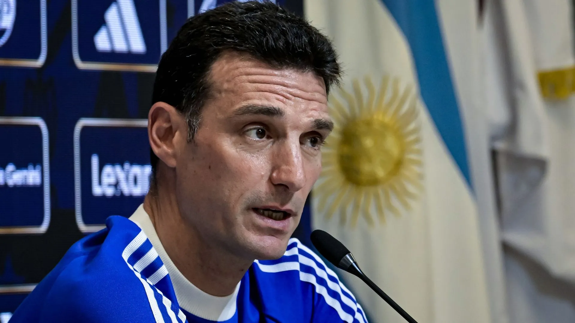 Scaloni trabalha com Messi pela Seleção Argentina há vários anos (foto: Marcelo Endelli/Getty Images)