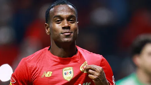 Helinho entra na mira do Flamengo. Foto: Manuel Velasquez/Getty Images