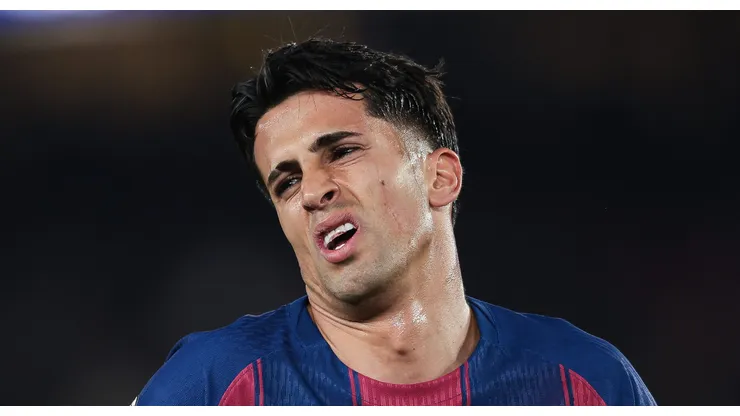 Barcelona pode contratar Cancelo de graça se lateral abrir mão de salários no Al-Hilal. (Photo by Eric Alonso/Getty Images)