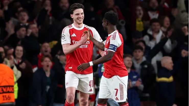 Rice e Saka deixam seleção inglesa para exames médicos no Arsenal. (Foto por Warren Little/Getty Images)