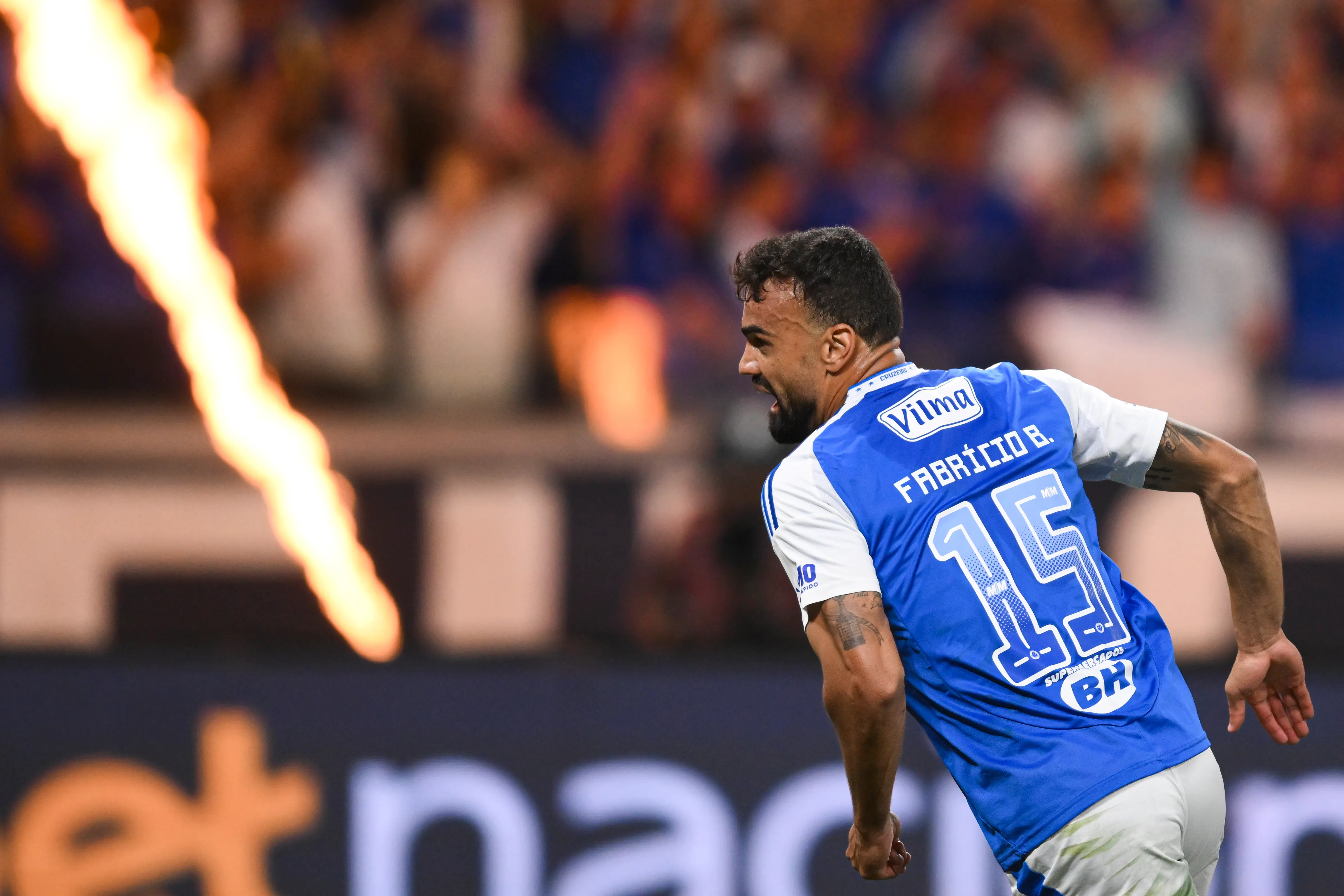 Fabrício Bruno em campo pelo Cruzeiro (Photo by Pedro Vilela/Getty Images)