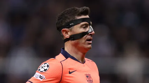 Barcelona sinaliza renovação para Lewandowski com salário reduzido. (Photo by George Wood/Getty Images)