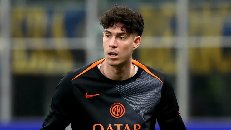 Alessandro Bastoni está próximo do Barcelona. Foto: Marco Luzzani/Getty Images
