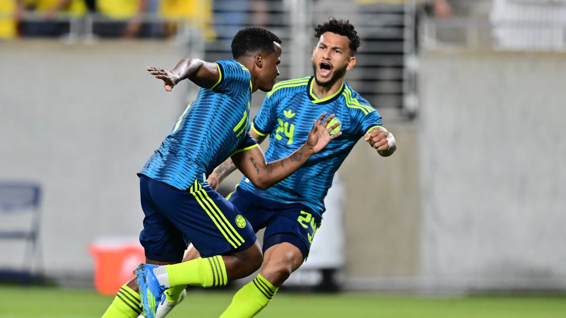 Jhon Arias comemora gol pela Colômbia