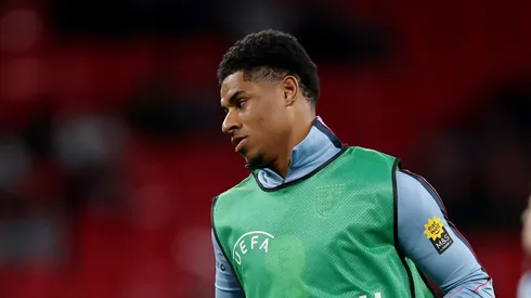 Barcelona pode perder Rashford para Milan ou PSG caso não comprá-lo. (Photo by Ryan Pierse/Getty Images)