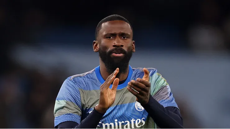 Real Madrid quer renovar o contrato de Rüdiger por mais um ano. (Photo by Carl Recine/Getty Images)