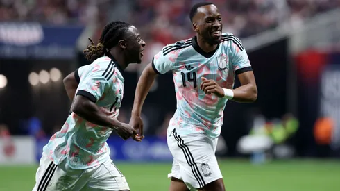 Lukebakio celebra gol após luta dura por espaço. Foto: Kevin C. Cox/Getty Images