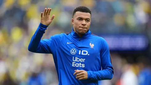 O atacante Kylian Mbappé com a França (Michael Owens/Getty Images)