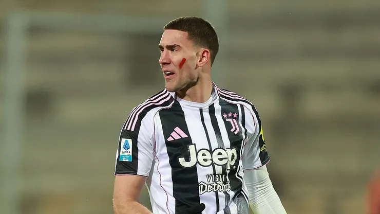 Milan sinaliza oferta de contrato superior à da Juventus por Vlahovic. (Photo by Gabriele Maltinti/Getty Images)