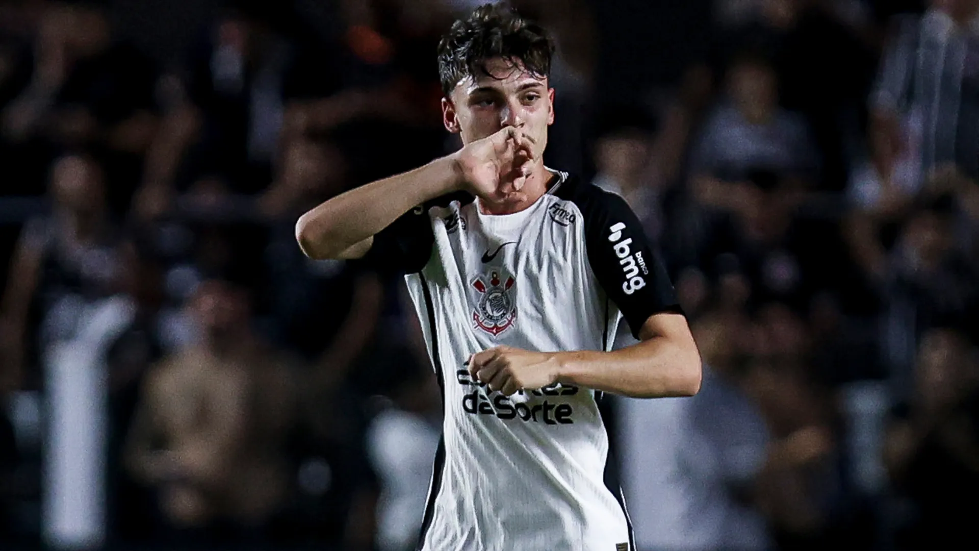 Breno Bidon comemora pelo Corinthians