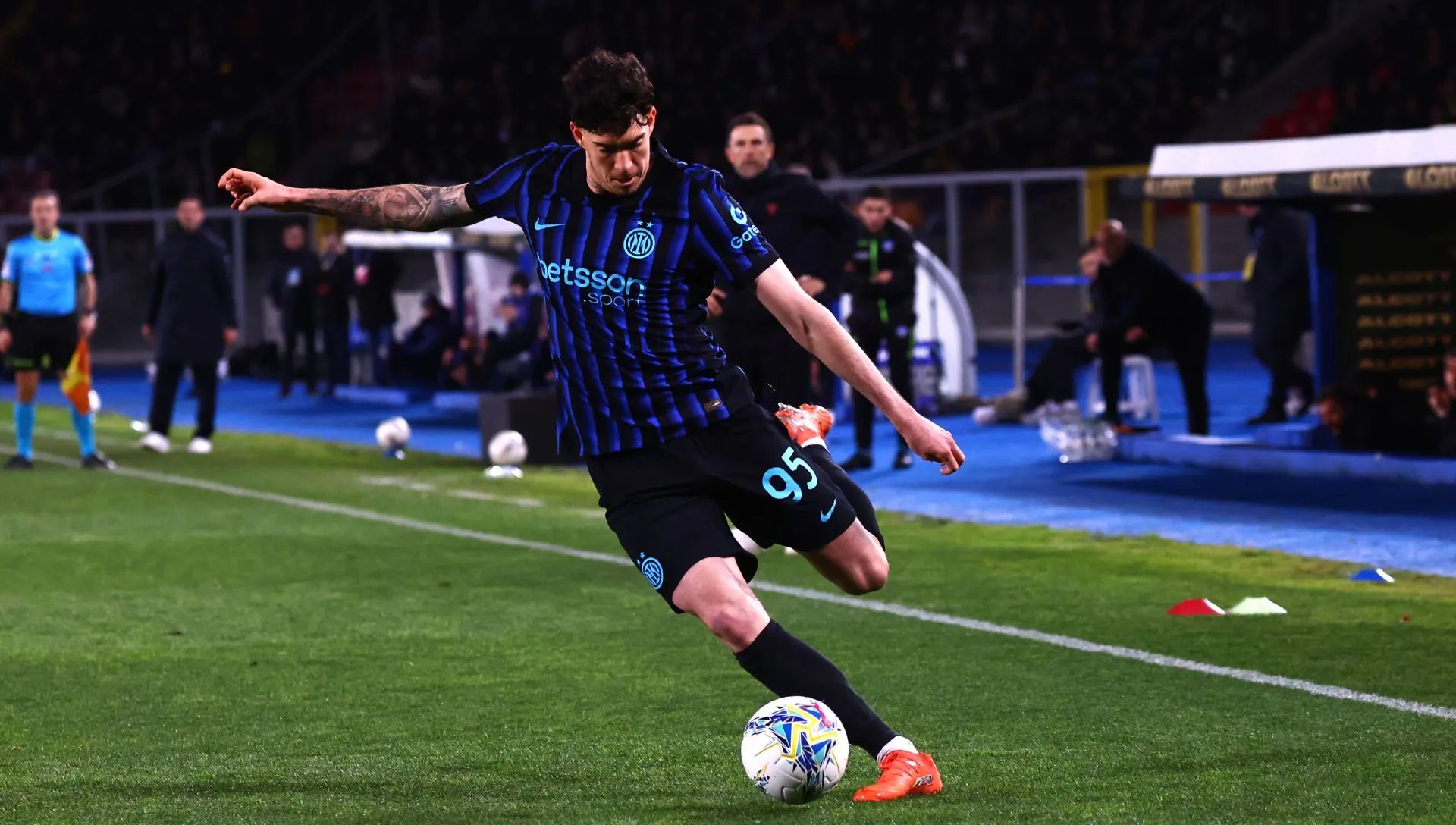 Bastoni durante partida da Série A. Foto: Maurizio Lagana/Getty Images