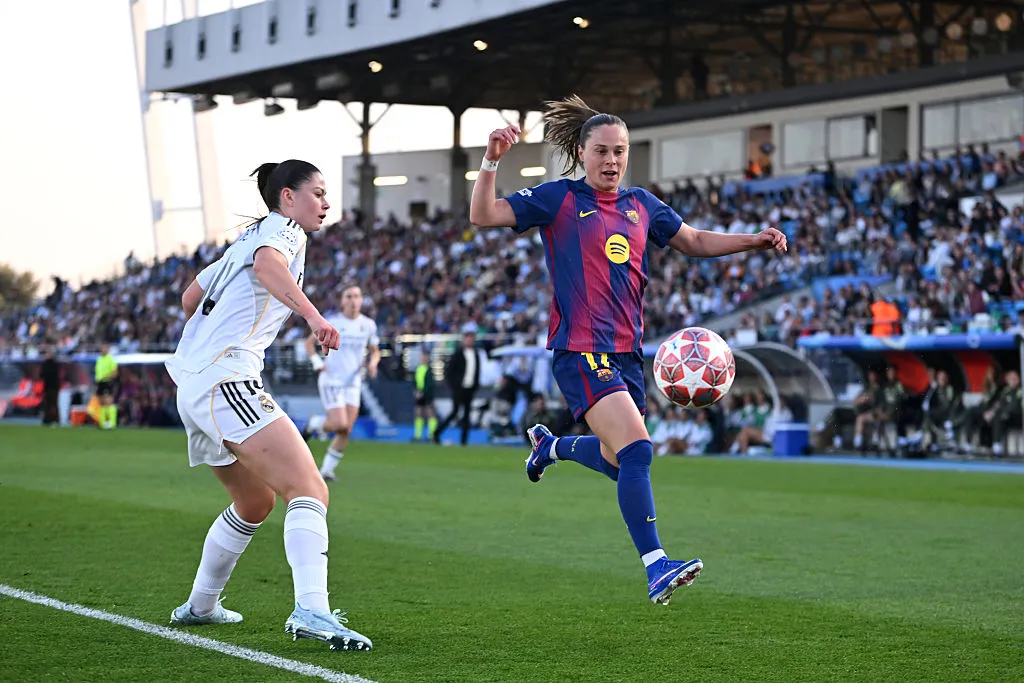 Ewa Pajor marcou dois gols para o Barcelona no El Clásico pela Champions Feminina - Foto: Denis Doyle/Getty Images