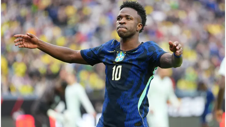 Vini Júnior volta a receber criticas após enfrentar a França. Foto: Michael Owens/Getty Images