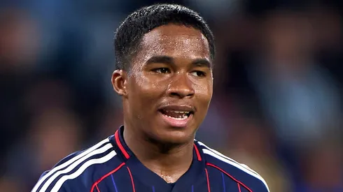 Endrick em campo com as cores do Lyon. Foto: Jose Manuel Alvarez Rey/Getty Images