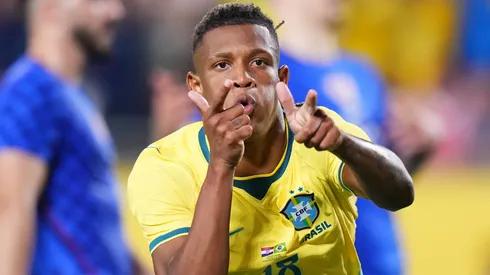 Danilo em campo com a Seleção Brasileira. Foto: Rich Storry/Getty Images