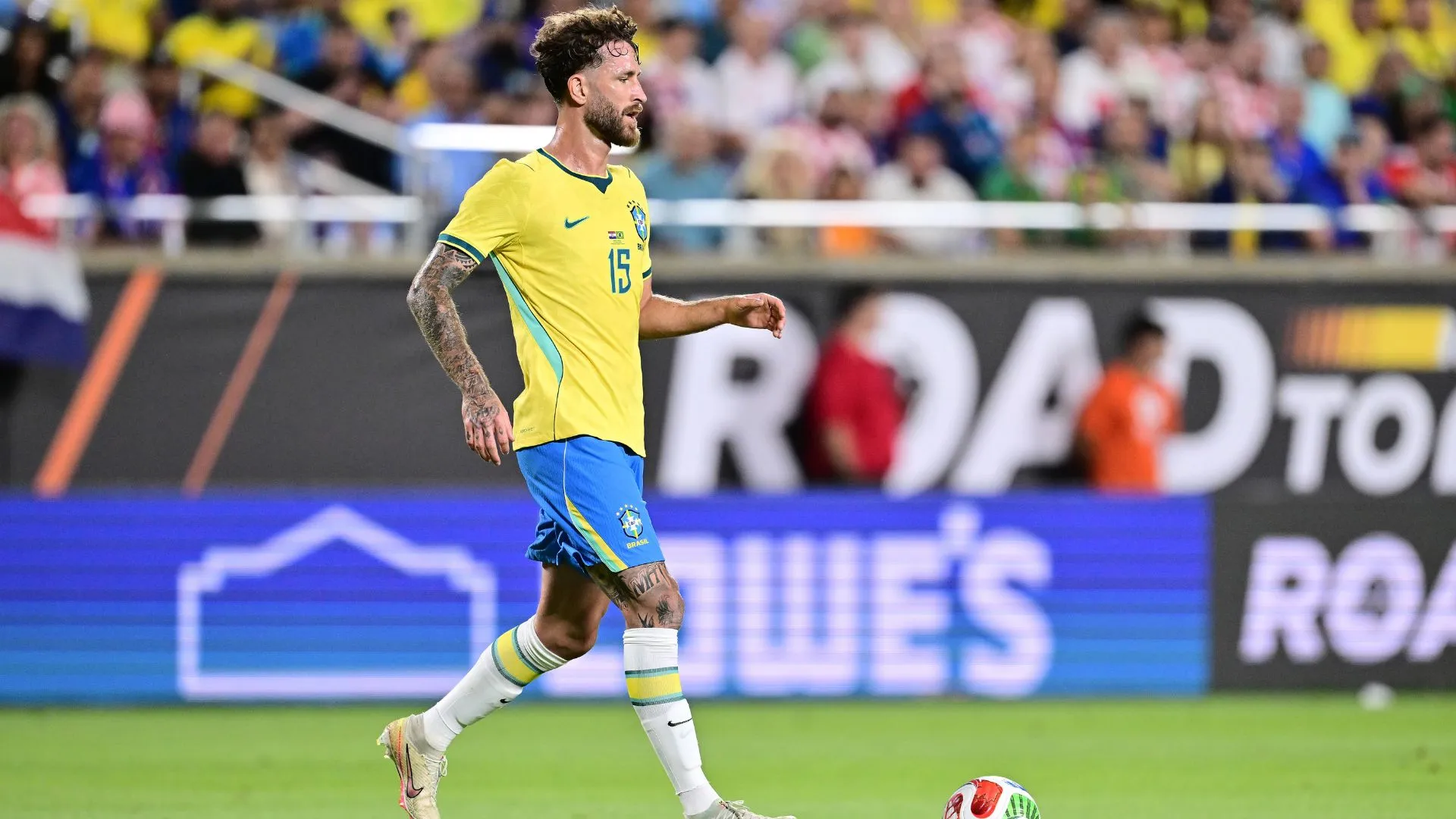 Léo Pereira foi titular nos jogos contra França e Croácia (foto: Julio Aguilar/Getty Images)