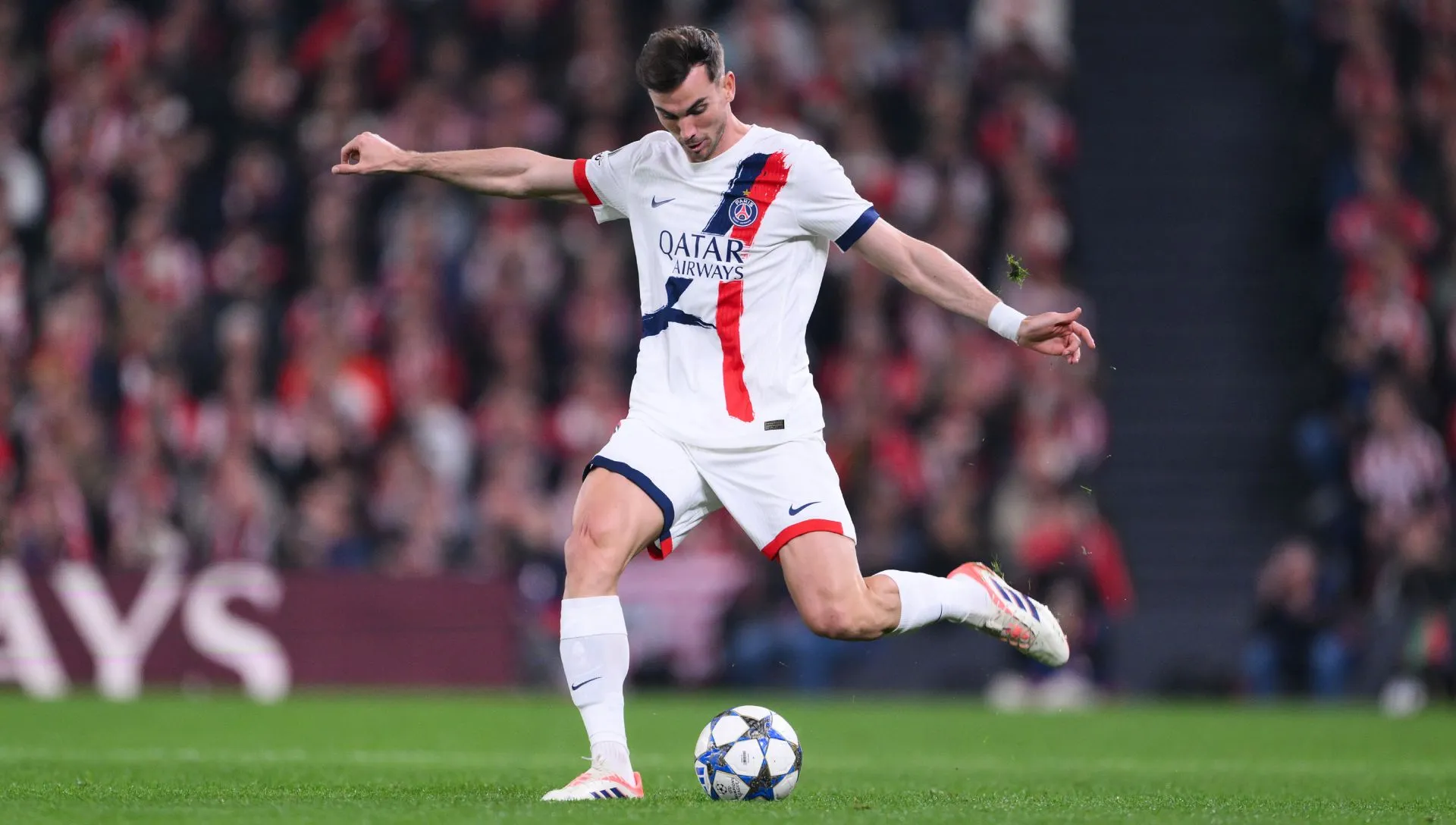Fabian Ruiz durante partida da Champions League. Foto: David Ramos/Getty Images