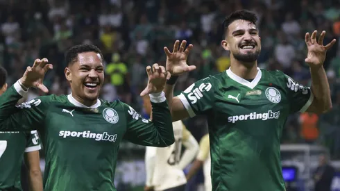 Palmeiras entende que está em boa posição para negar ofertas que são consideradas irrecusáveis por seus principais atletas do elenco, como Vitor Roque e Flaco López. Foto: IMAGO / TheNews2