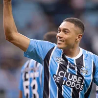 Carlos Vinicius recusa proposta do LAFC e fica no Grêmio