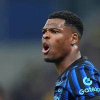 Dumfries e Bremer podem jogar juntos no Liverpool