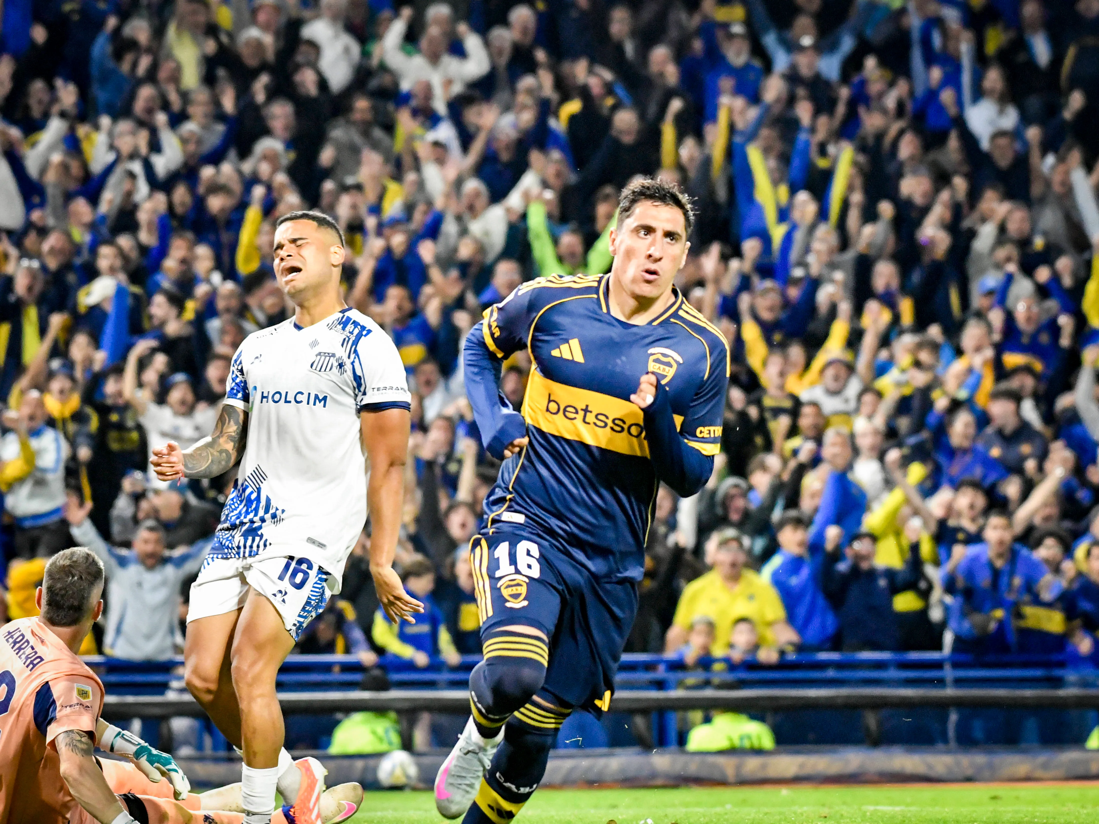 Boca Juniors x Talleres – oitavas de final: Torneo Apertura Betano 2025 – Miguel Merentiel (16) comemora seu segundo gol na partida entre Boca Juniors x Talleres de Córdoba, em Buenos Aires, Argentina, em 23 de novembro de 2025. Foto: IMAGO /&nbsp;NurPhoto