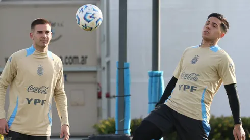 Enzo Fernández e Mastantuono, companheiros na seleção da Argentina. Foto: IMAGO / PHOTOxPHOTO