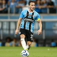 Grêmio define prazo para intensificar negociações pela renovação de Arthur