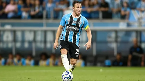 Arthur está em fim de contrato com o Grêmio