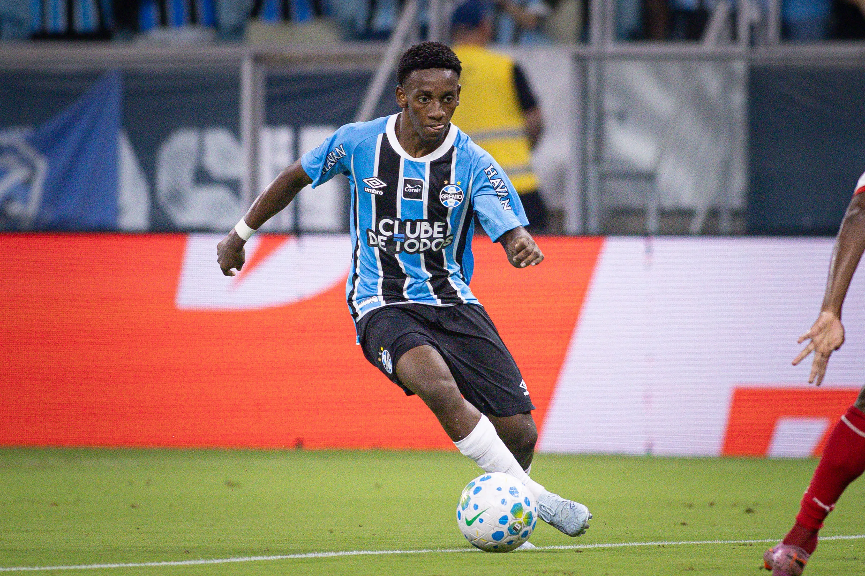 Gabriel Mec é um dos principais ativos do Grêmio. Foto: Maxi Franzoi/AGIF