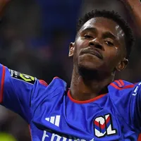 Lyon cobra Botafogo na FIFA por dívida de Jeffinho