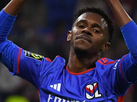 Lyon cobra Botafogo na FIFA por dívida de Jeffinho