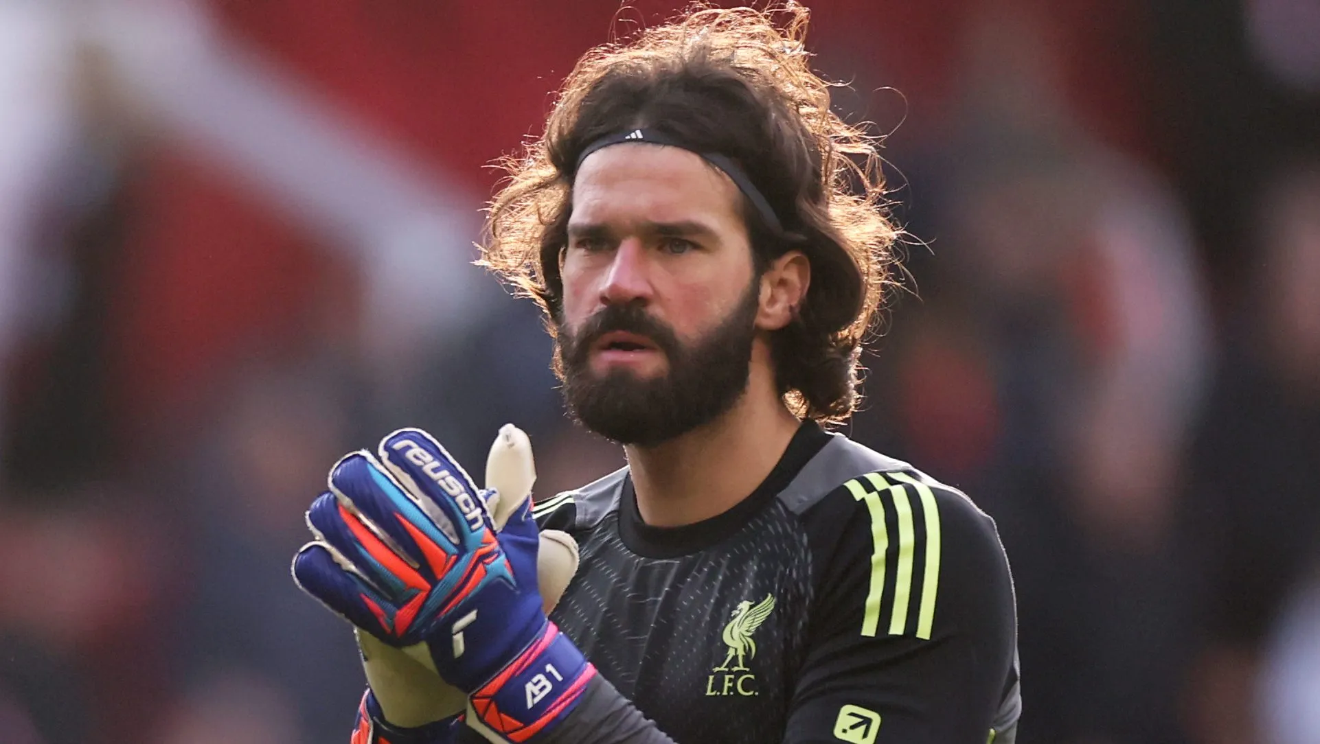 Alisson pelo Liverpool. Ele é alvo da Juventus