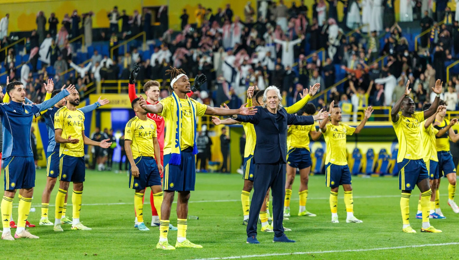 Al-Nassr comemora vitória no Saudi Pro League. Foto: Abdullah Ahmed/Getty Images