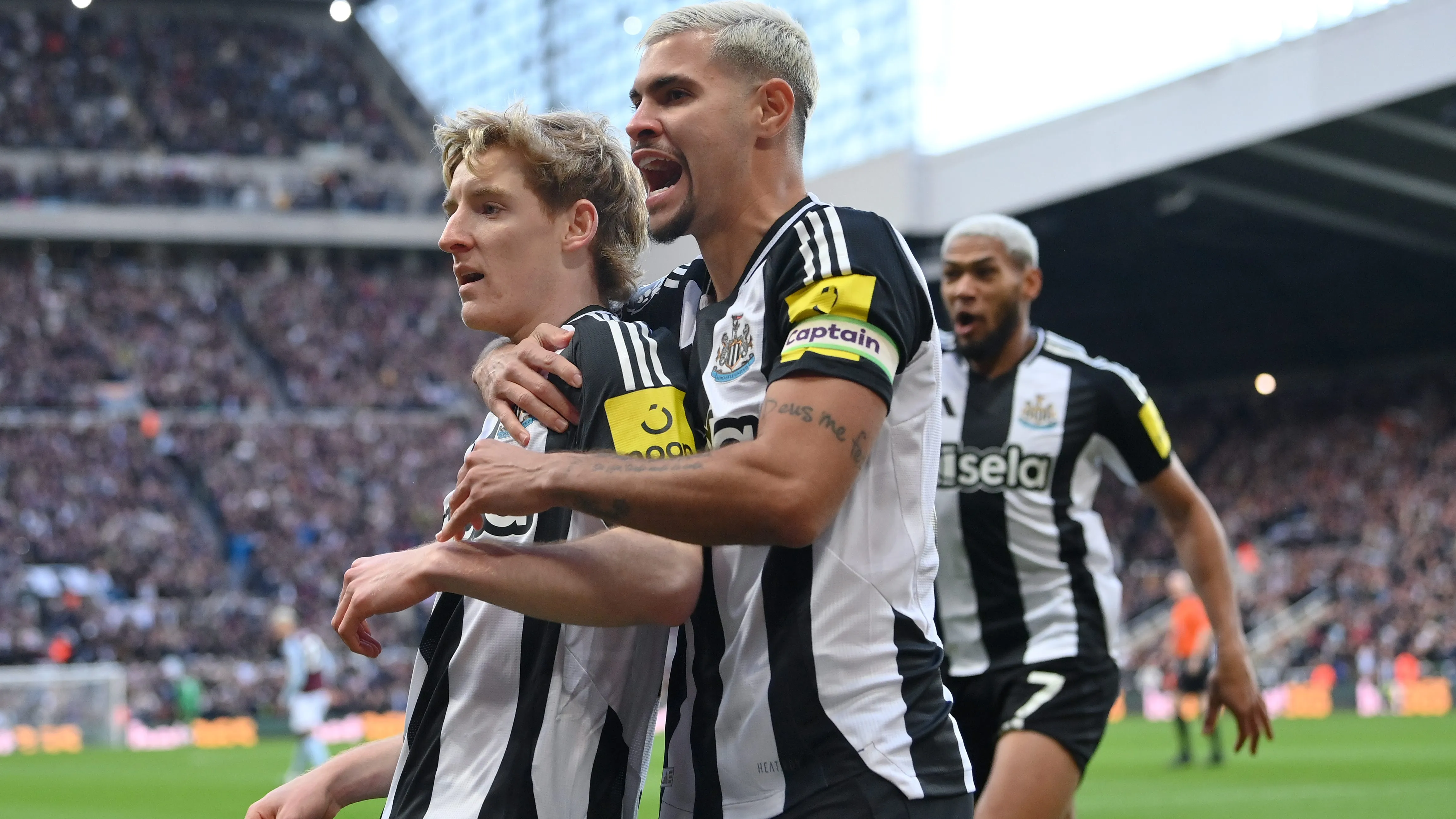 Bruno Guimarães e Anthony Gordon podem deixar o Newcastle. Foto: Stu Forster/Getty Images