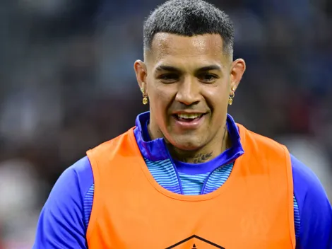 Facundo Medina aparece como B do Palmeiras por Nino