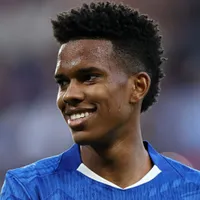 Estêvão ganha sobrevida e será titular em Chelsea x Port Vale