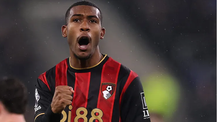 Bournemouth só vai vender Rayan para gigantes europeus por R$ 595 milhões; Manchester United e Real de olho. (Foto: Carl Recine/Getty Images)