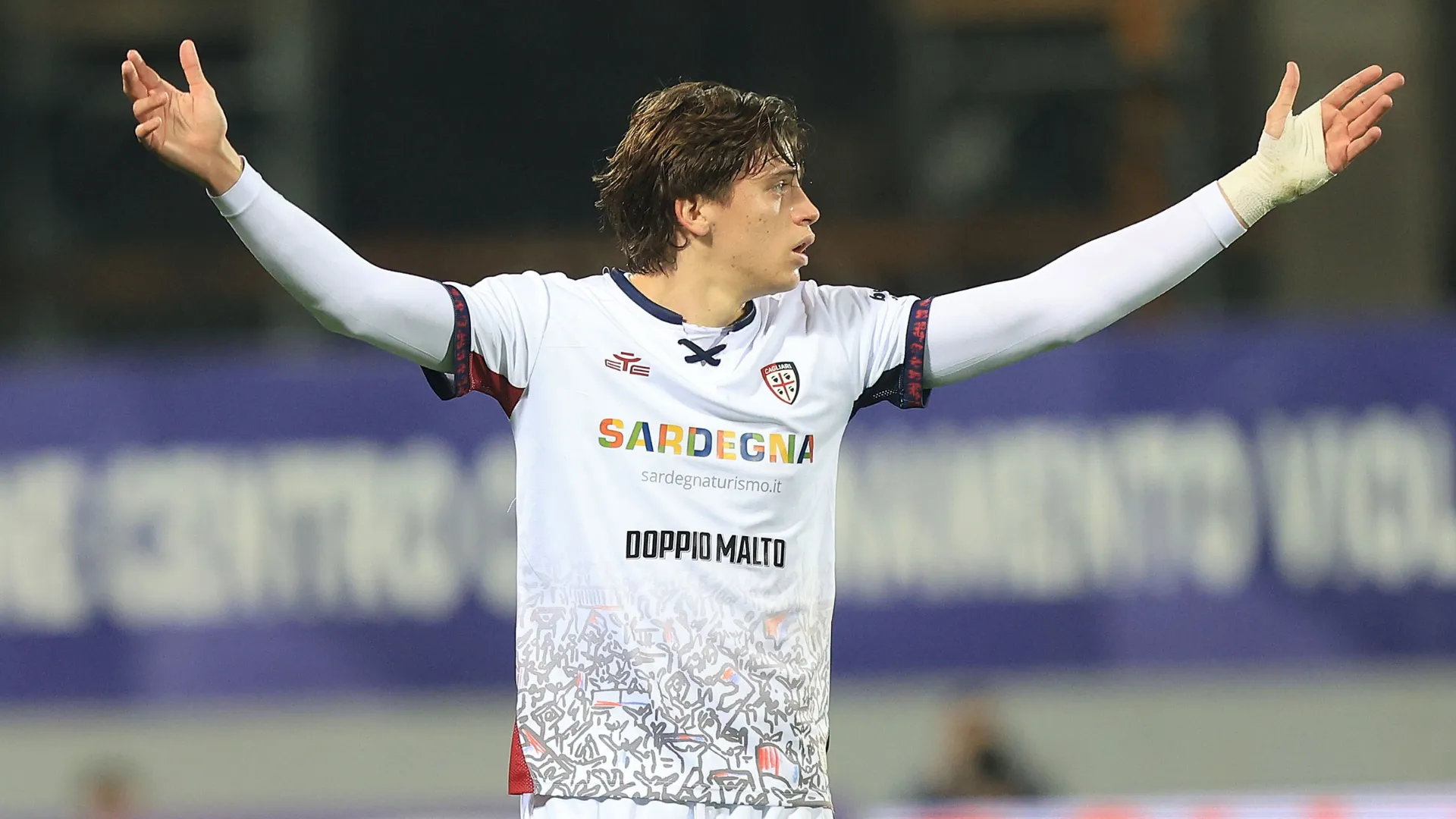 Marco Palestran reclama durante partida