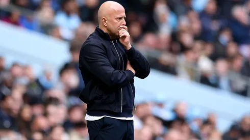 Arne Slot está com o futuro ameaçado no Liverpool