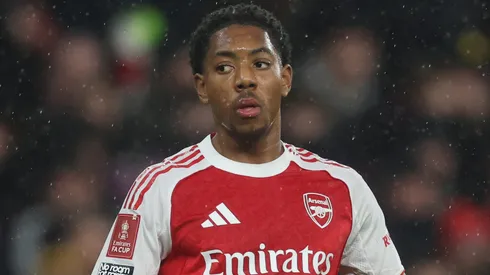 Myles Lewis-Skelly durante partida do Arsenal. (Photo by Richard Pelham/Getty Images)