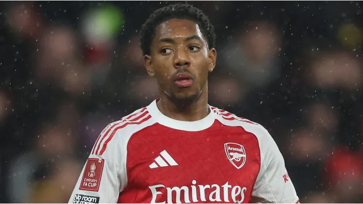 Myles Lewis-Skelly durante partida do Arsenal. (Photo by Richard Pelham/Getty Images)
