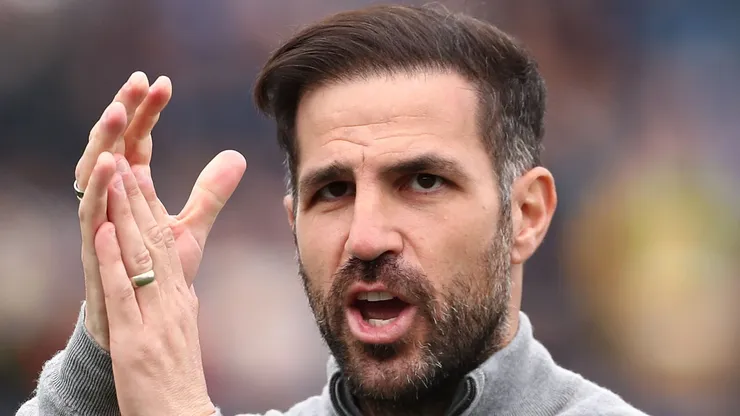 Cesc Fàbregas pode deixar o Como em breve. (Photo by Marco Luzzani/Getty Images)