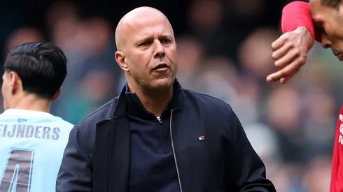 Arne Slot, técnico do Liverpool. (Photo by Michael Regan/Getty Images)